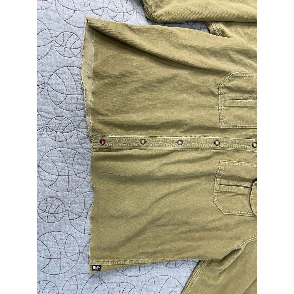 The North Face Pearl Snap Khaki Corduroy Long Sleeve / Men's XL CROPPED